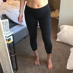 Lululemon Black yoga crop